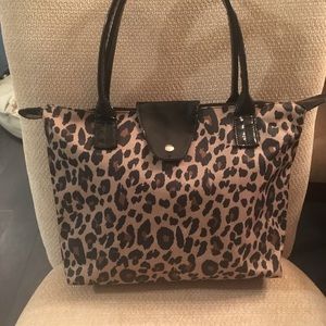 🙅🏽SOLD🙅🏽Elizabeth Arden Leopard print tote